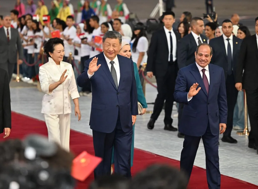 Xi Jinping inicia visita de Estado de dois dias ao Egipto