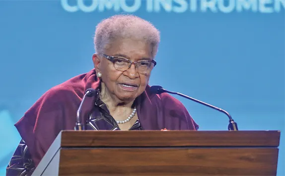 Ellen Johnson-Sirleaf “Um dia marcante para o continente africano”