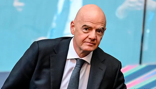 Infantino trava negócio milionário da FIFA