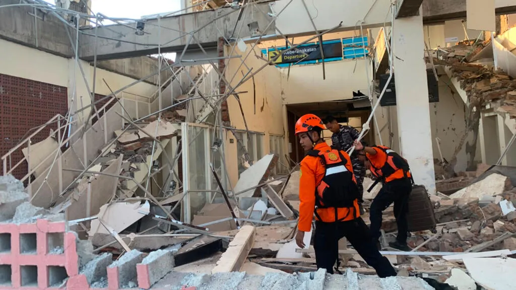 Duplo sismo na Indonésia deixa 47 mortos