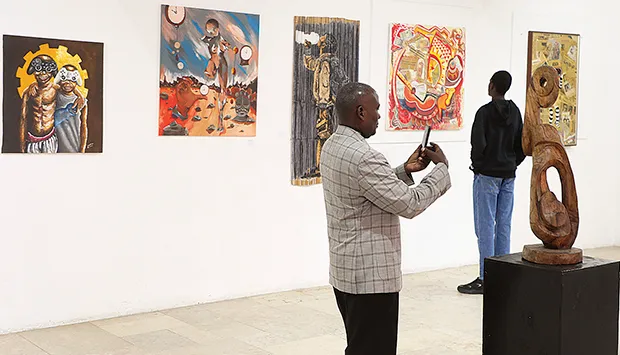 Exposição colectiva exalta três décadas de actividade da “Kaniaki Cultural”
