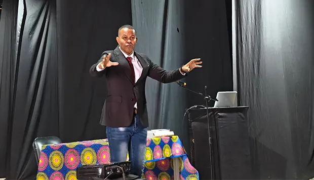 Tony Frampênio quer dramaturgia de qualidade para promover reflexão sobre questões sociais