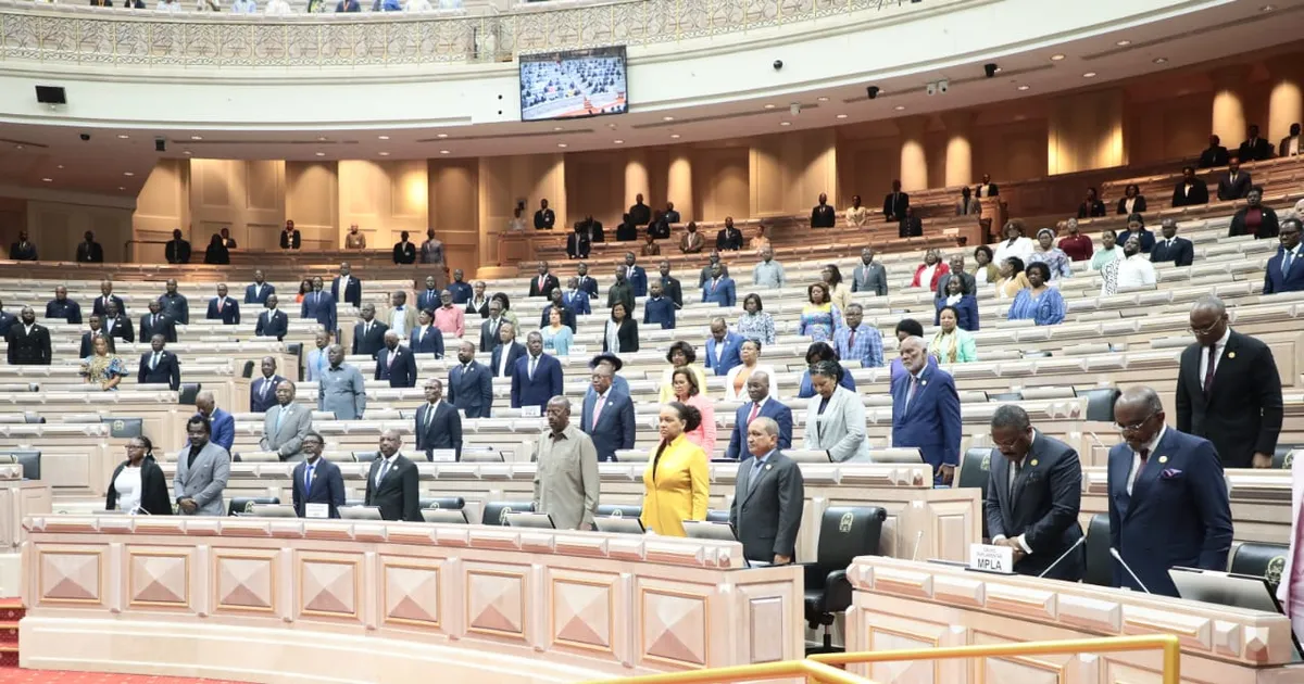 Parlamento presta homenagem às vítimas do acidente na Serra da Leba