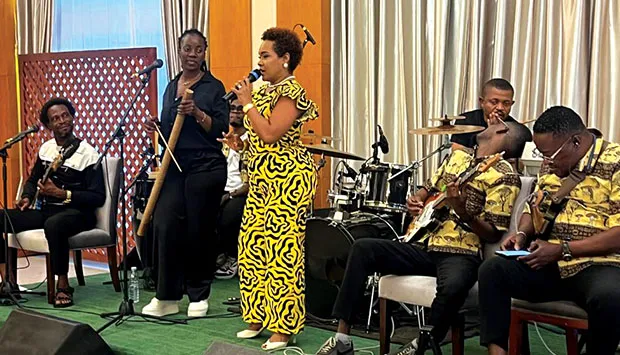 Cantoras revivem clássicos no Almoço Angolano