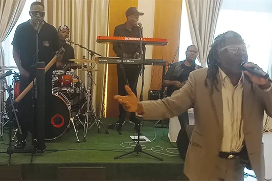 Legalize e Moron revisitam clássicos da música angolana