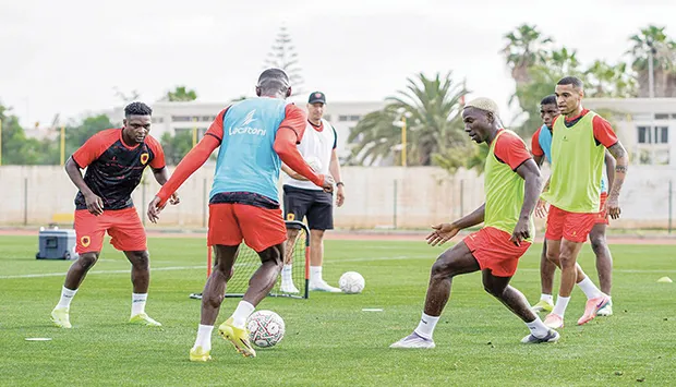 Aliou Cissé trabalha lista de convocados