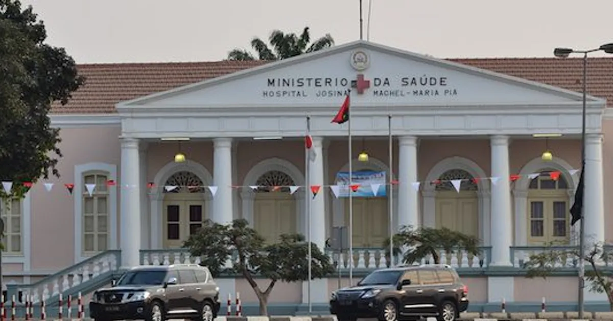 Ministra de Estado visita área afectada por incêndio no Hospital Josina Machel
