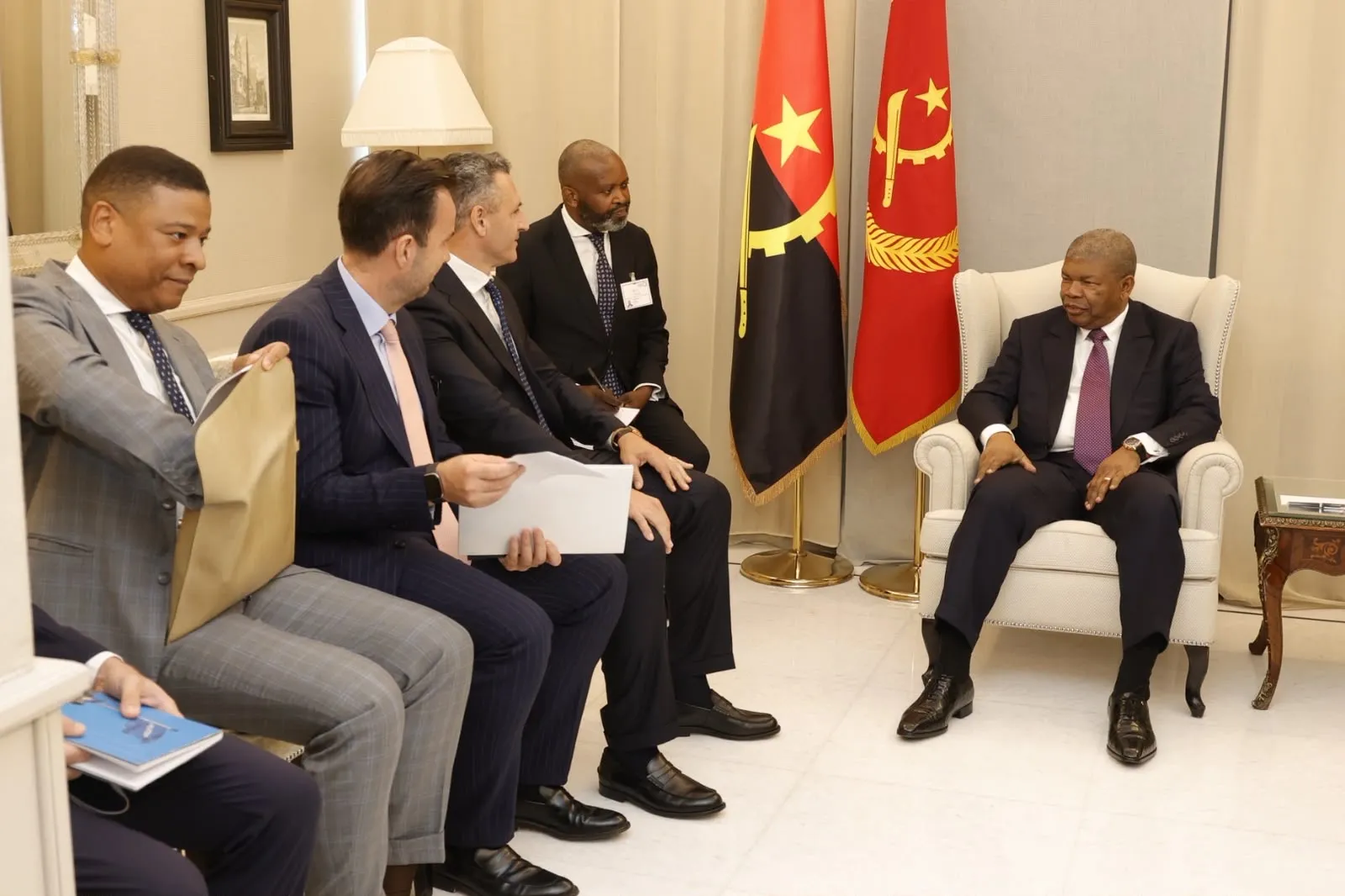 João Lourenço recebe em Roma delegação da Fincantieri e analisa parcerias industriais para Angola