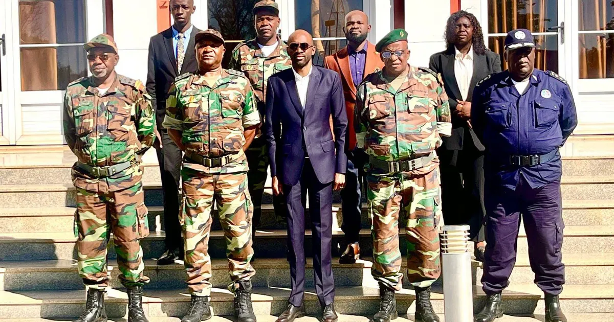 Apresentado novo comandante da Região Militar Leste