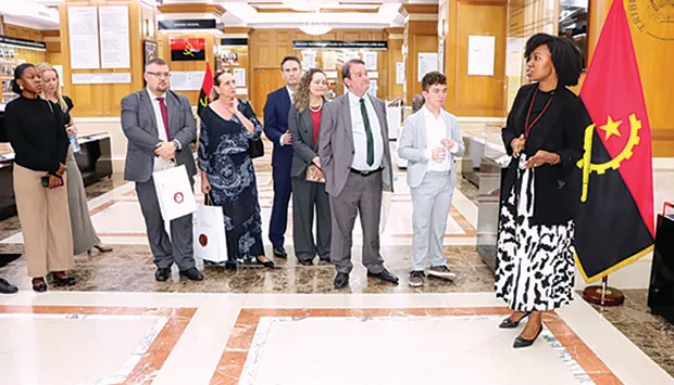 Pesquisadores brasileiros visitam instalações do TC