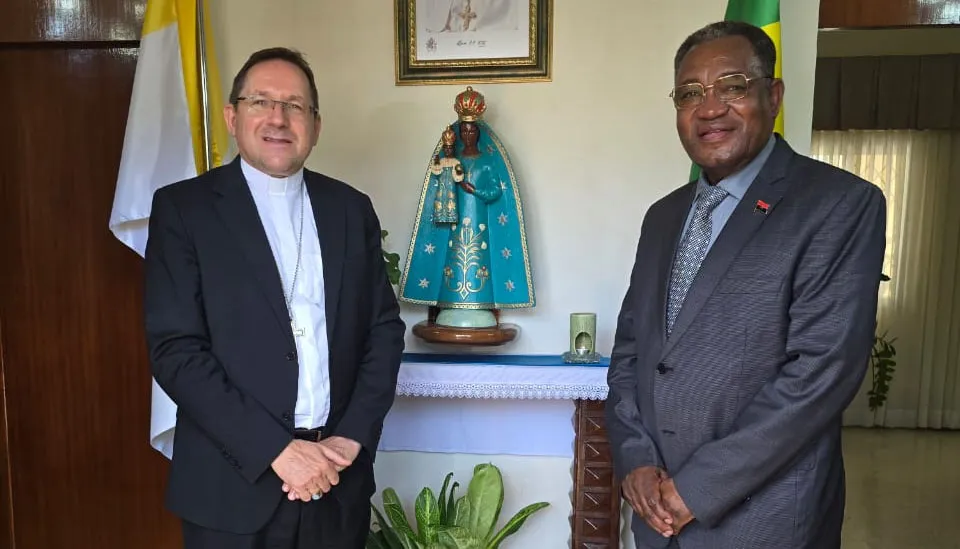 Embaixador Egídio Santos mantém encontro de cortesia com Núncio Apostólico do Senegal