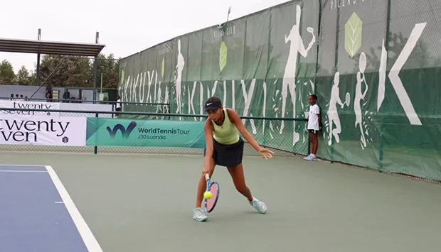 Camila Costa falha acesso à final