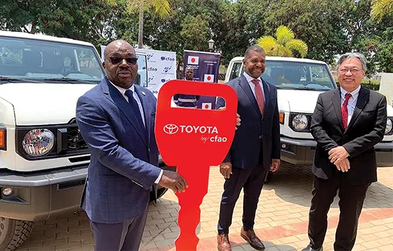 Japão entrega 2 viaturas ao IGEO para reforçar prospecção geológica em Angola; projecto de cerca de 3 milhões de dólares inclui drones e câmaras