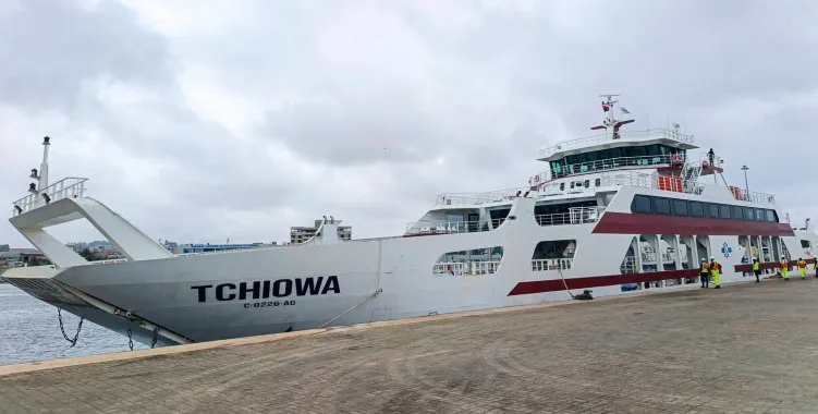 Navio Tchiowa completa 30 dias na rota Soyo–Cabinda