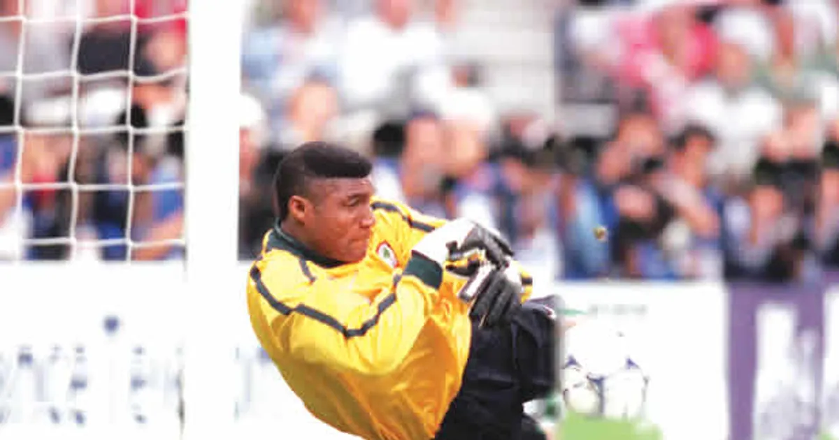 Faleceu histórico guarda-redes nigeriano Peter Rufai
