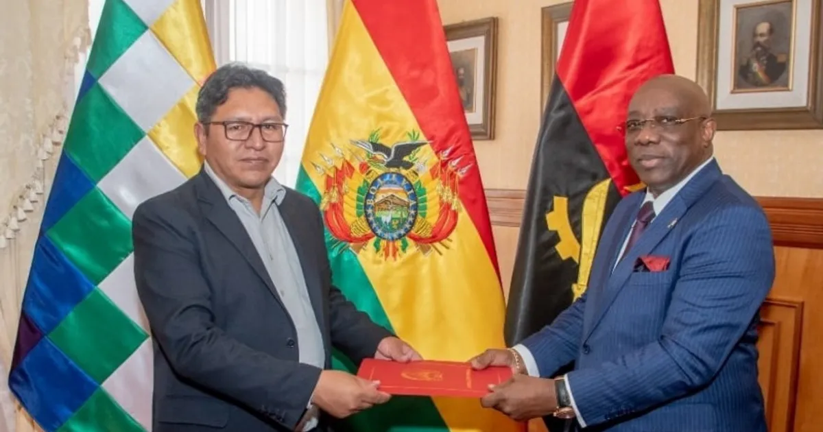 Angola nas comemorações dos 200 anos de independência da Bolívia
