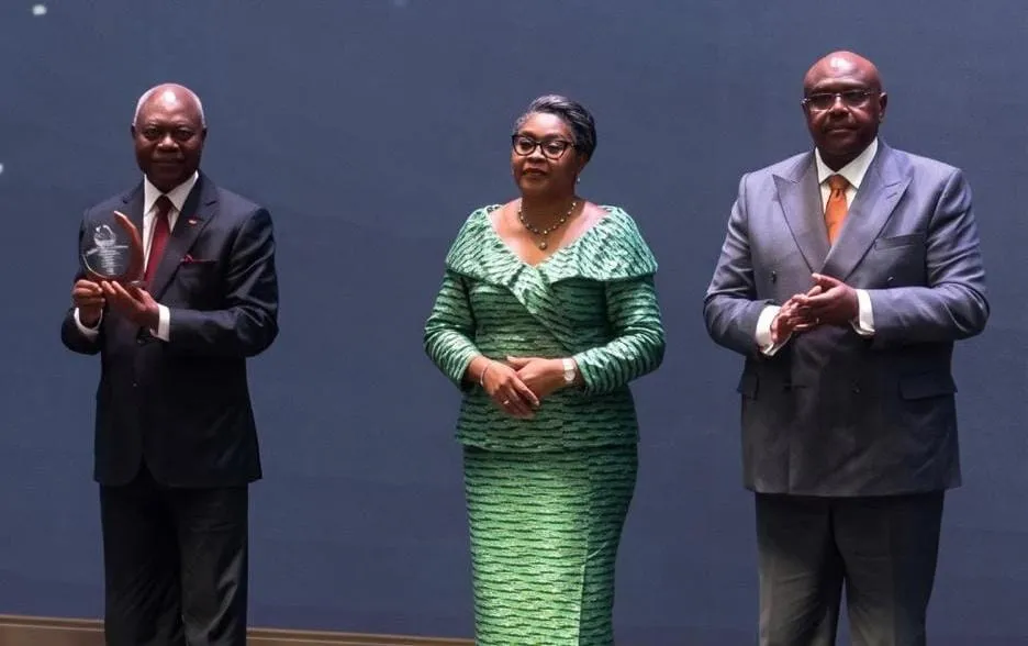 João Lourenço recebe em Kinshasa o Prémio "Campeão das Infra-estruturas" do RIF 2026 em 28 de Outubro de 2026