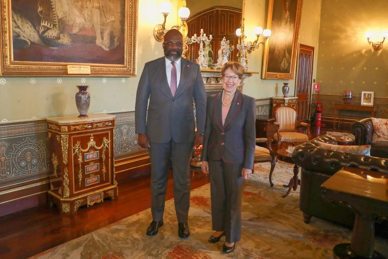 Embaixador Luvualu de Carvalho reforça cooperação com New South Wales