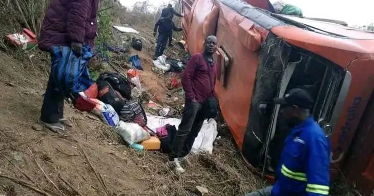 Acidente de viação causa três mortes e mais de 30 feridos no Uíge
