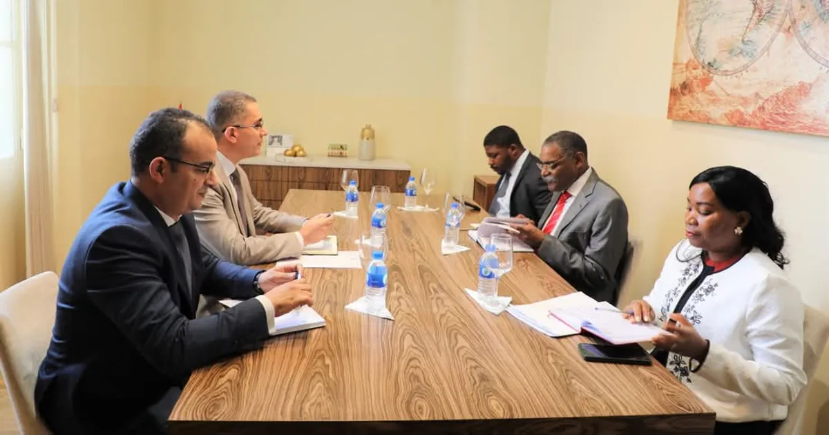 Angola e Argélia analisam incremento da cooperação