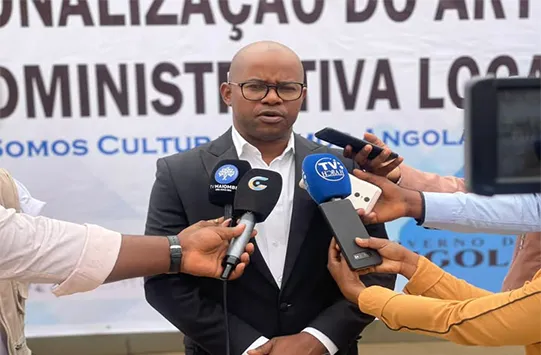 Oitenta artistas do Rangel recebem carteira profissional