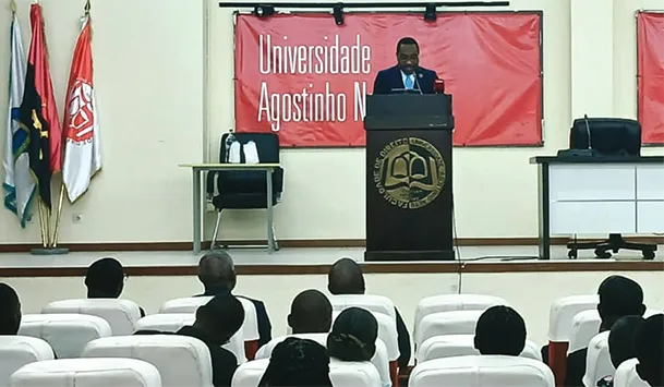 Sebastião Gunza pede a estudantes empenho na formação do Direito