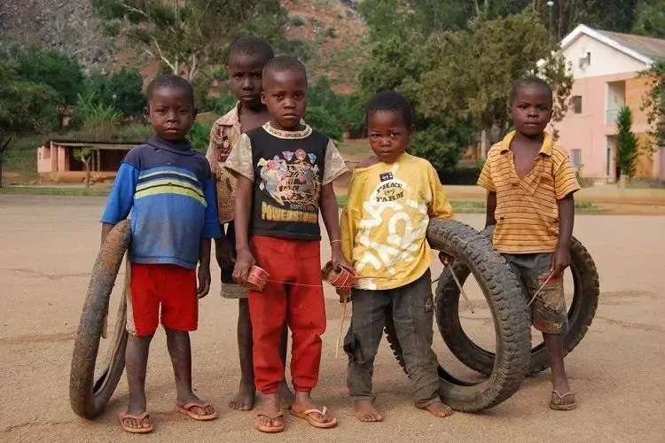 Moxico tem mais de mil crianças fora do ensino
