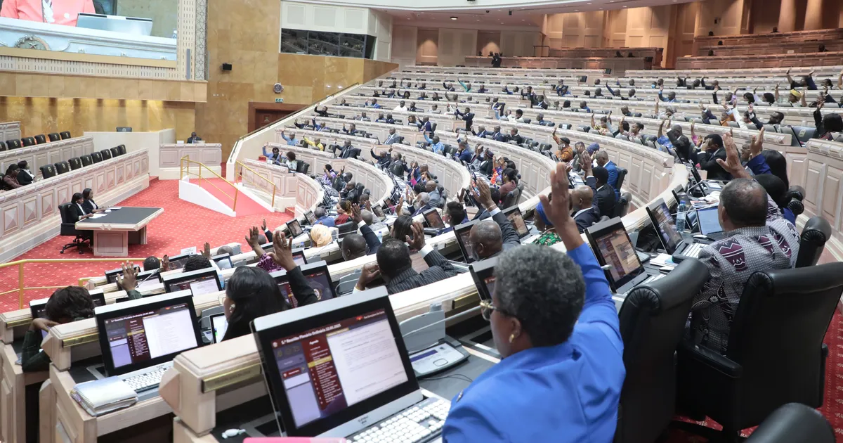 Deputados dão luz verde à Lei sobre Investigação Clínica Biomédica