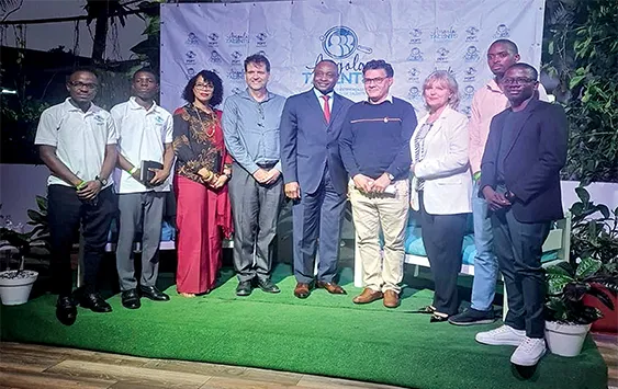 Angola prepara jovens talentos para construção de drones locais
