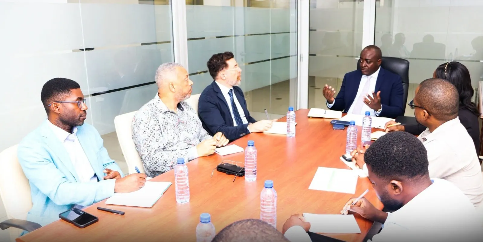 Ministério do Ambiente e TNC analisam reforço da protecção das florestas de Miombo em Luanda