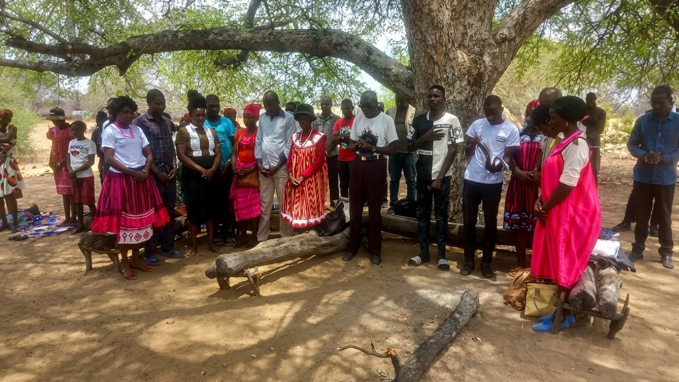 ADRA e Comissão Diocesana entregam kits a 50 jovens da Associação Fimaneka-Ongeshefa em Oshikunga, Cuanhama
