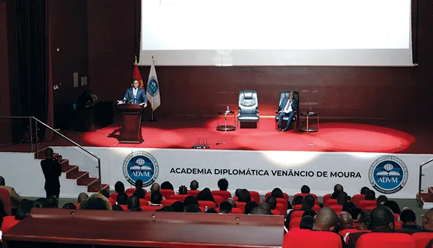 Ministro considera diplomacia multiplicador da marca Angola