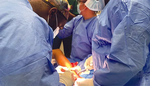 Hospital faz 25 cirurgias num espaço de cinco dias