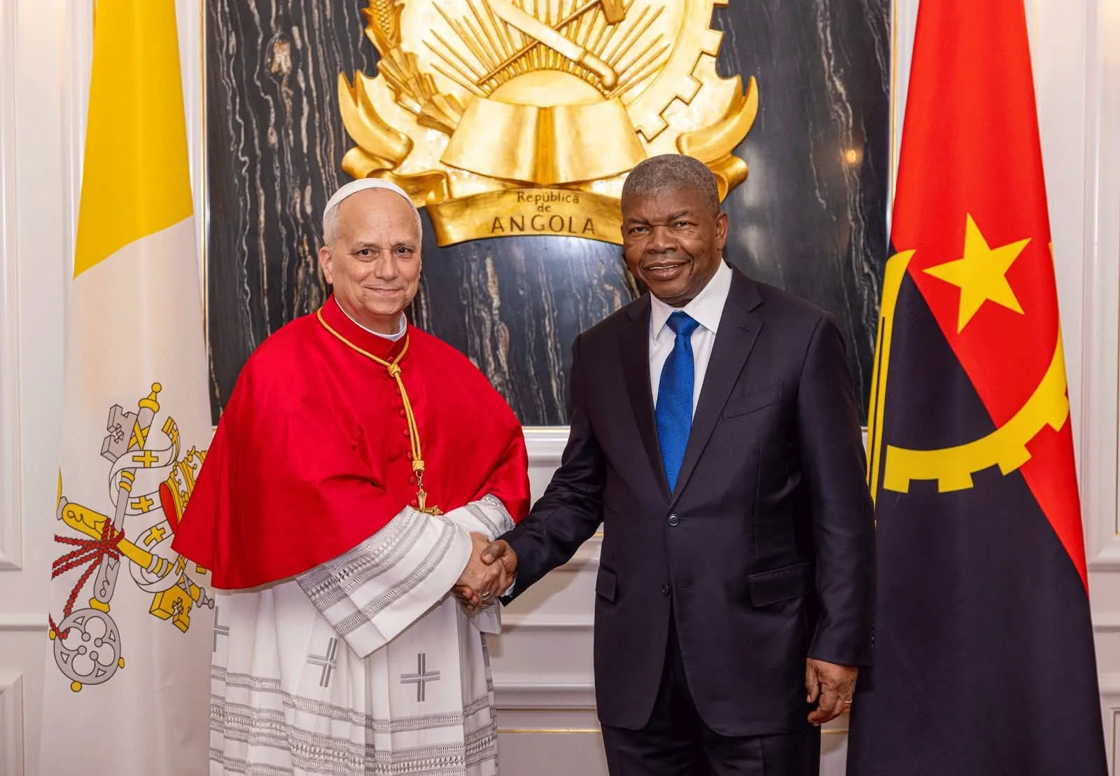 João Lourenço homenageado pelo Papa Leão XIV com medalha pontifical