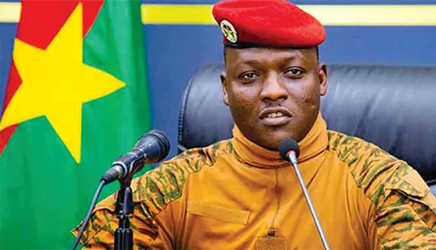 Líder do Burkina Faso faz reafirmação de poder