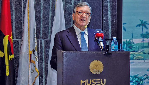 Durão Barroso quer mais cooperação Angola-Portugal