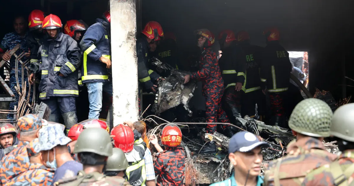 Queda de aeronave militar em Universidade no Bangladesh faz 19 mortos