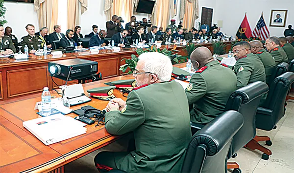 Angola e EUA reforçam cooperação na Defesa