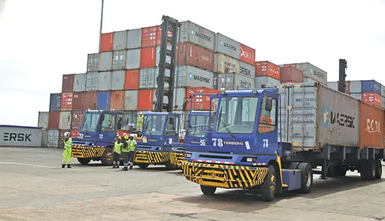 Balança comercial apura saldo de Kz 923 milhões