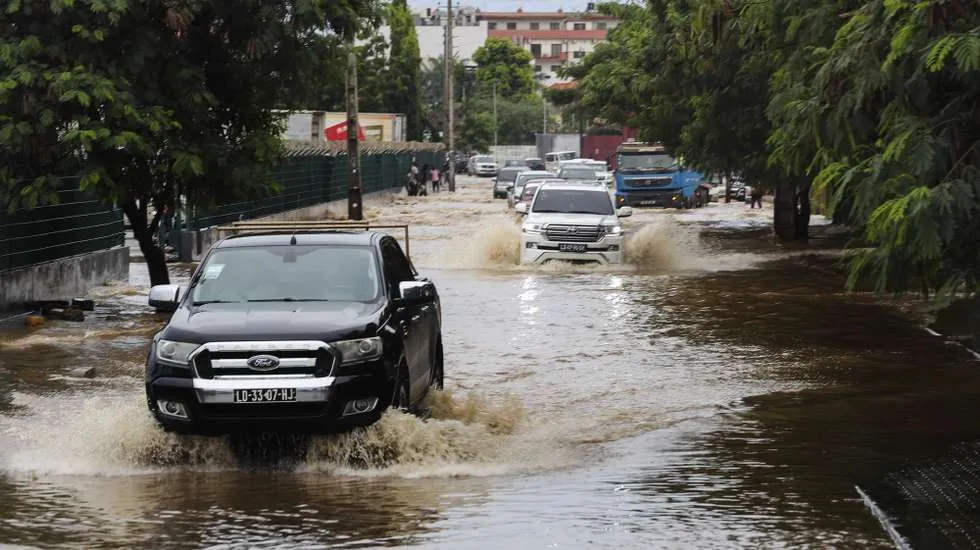 INAMET alerta para fenómenos climáticos durante época chuvosa 2026/2027