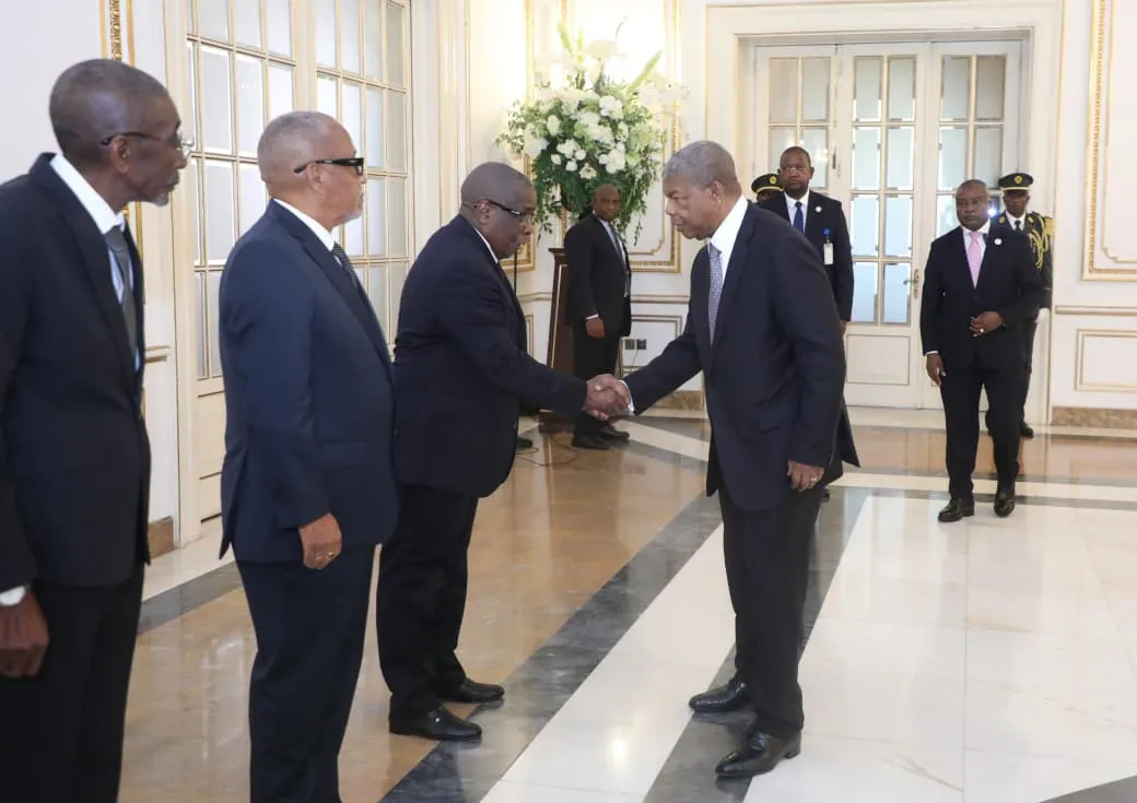 João Lourenço confere posse a novos secretários de Estado e ao embaixador no Senegal