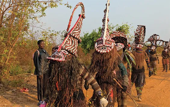 Festival Tradicional Mbunda “Lithathe lya Myondo” encerra em Lumbala-Nguimbo e atrai visitantes estrangeiros