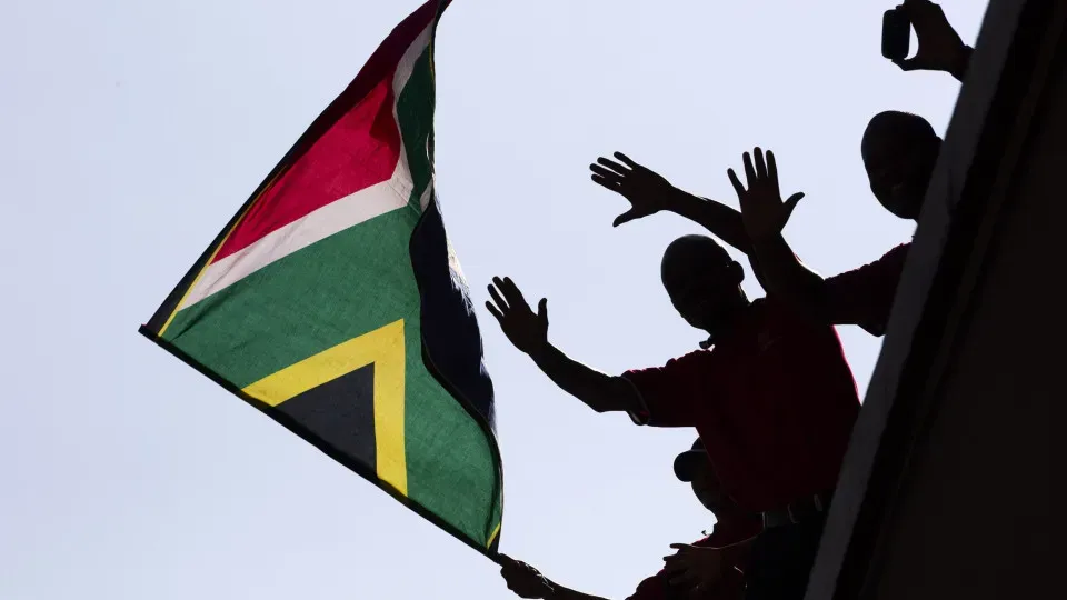 Relatório diz que 43 pessoas morreram por motivações políticas na África do Sul