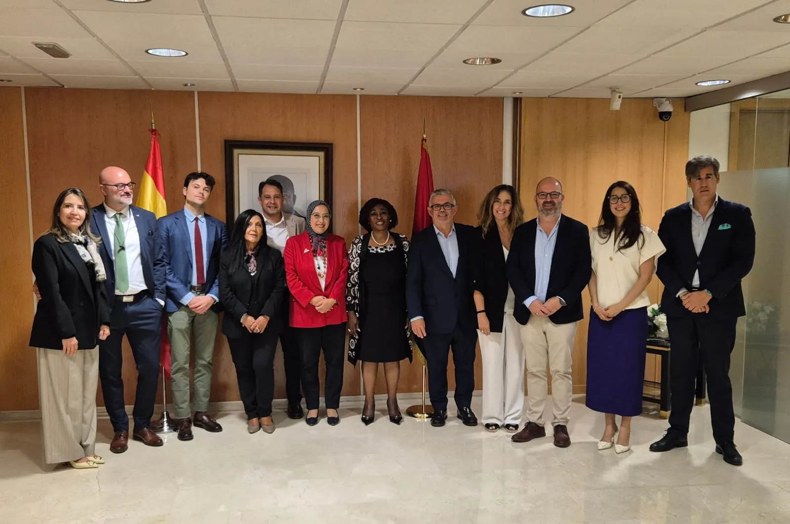 Empresários espanhóis do Clube de Madrid querem investir em Angola em energias limpas, TI, turismo e saúde