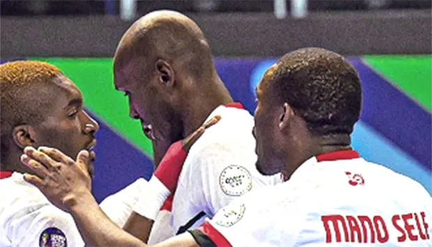 Angola esmaga Tanzânia e alcança as meias-finais