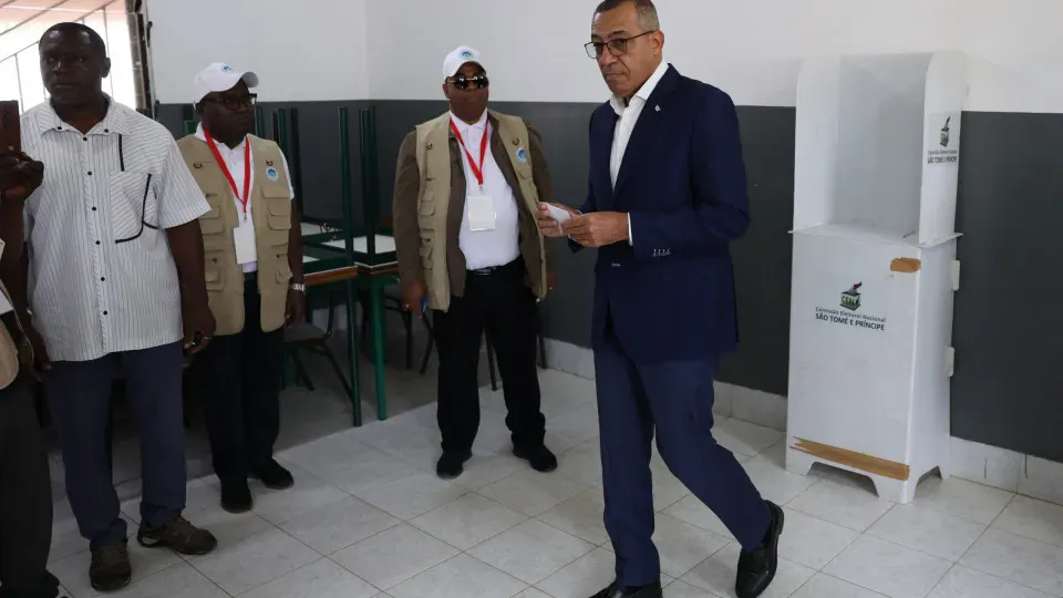Carlos Vila Nova reeleito Presidente de São Tomé e Príncipe
