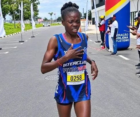 Lúcia Capingala vence GP Cidade do Huambo
