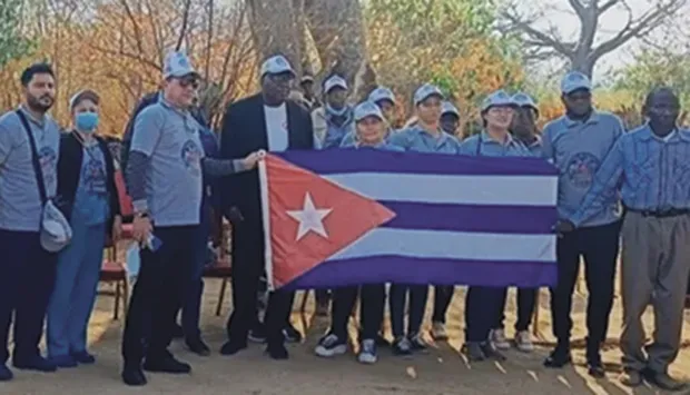 Médicos cubanos assistem população de Quilengues