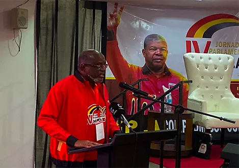 Deputados do MPLA reforçam apoio ao líder