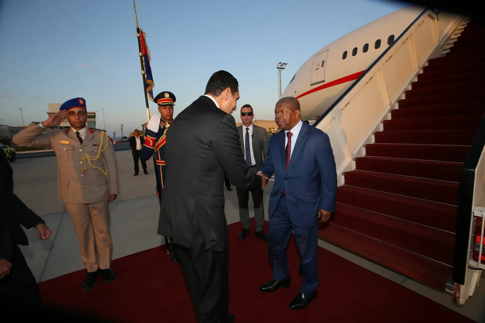 João Lourenço já no Egipto para Cimeira Intermédia da União Africana